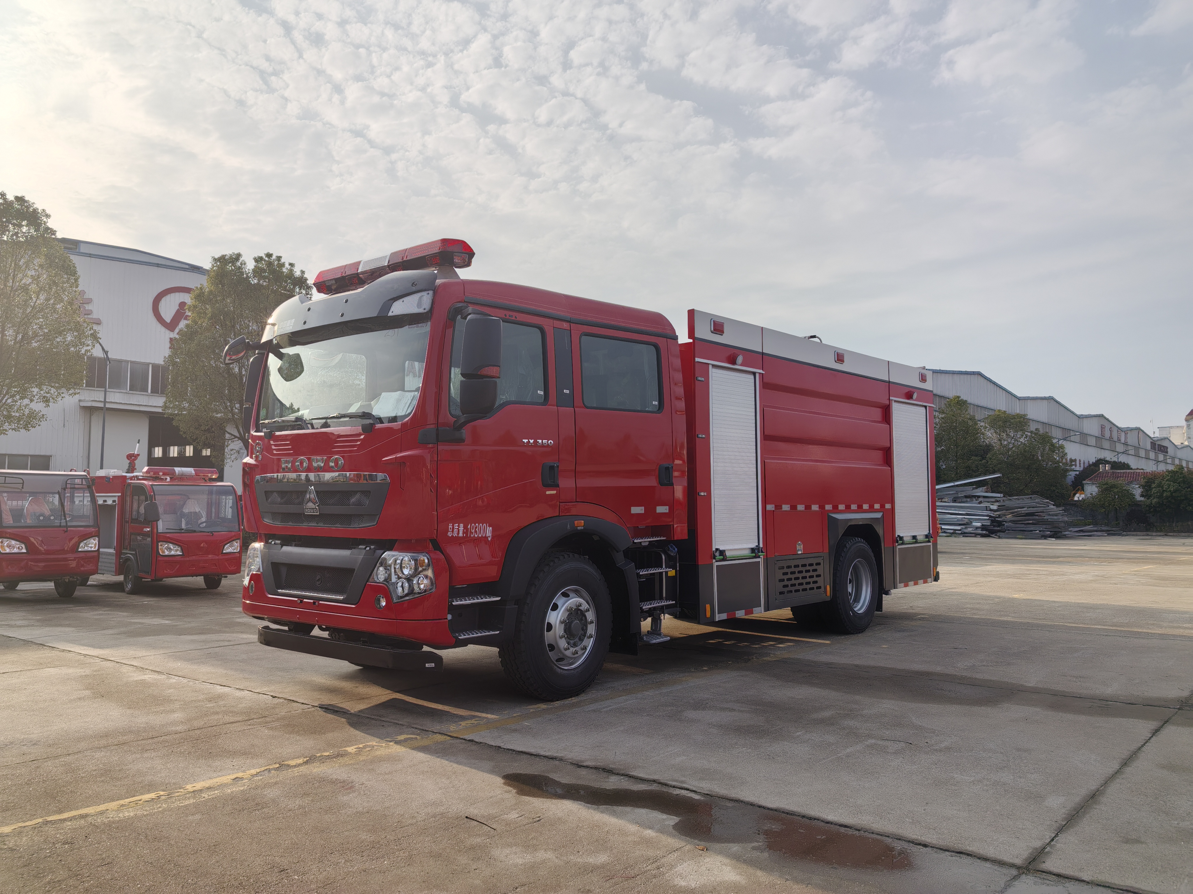 重汽8噸水罐消防車