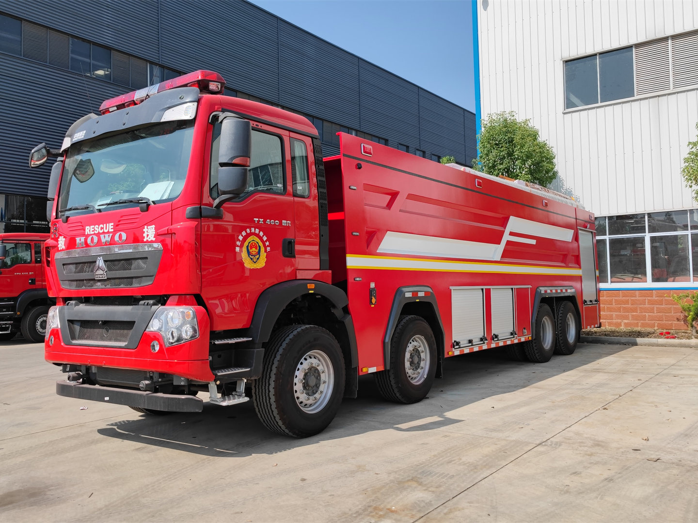 重汽豪沃24噸水罐消防車