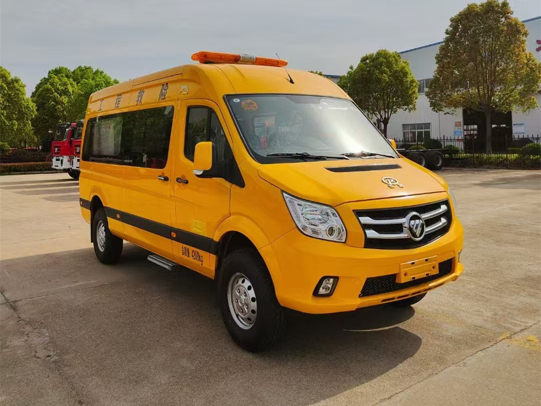 福田四驅(qū)10-13座運兵車（救險車)