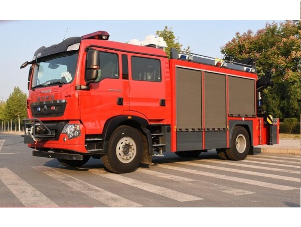 重汽T5G搶險(xiǎn)救援消防車