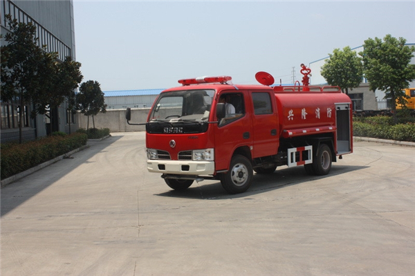 東風(fēng)3.5噸消防灑水車
