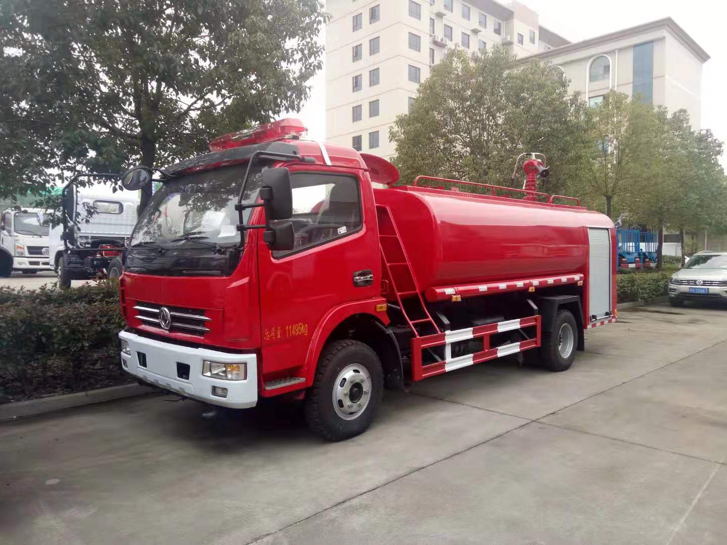 東風(fēng)多利卡5噸消防灑水車